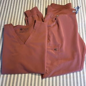 FIGS scrub set in color mauve